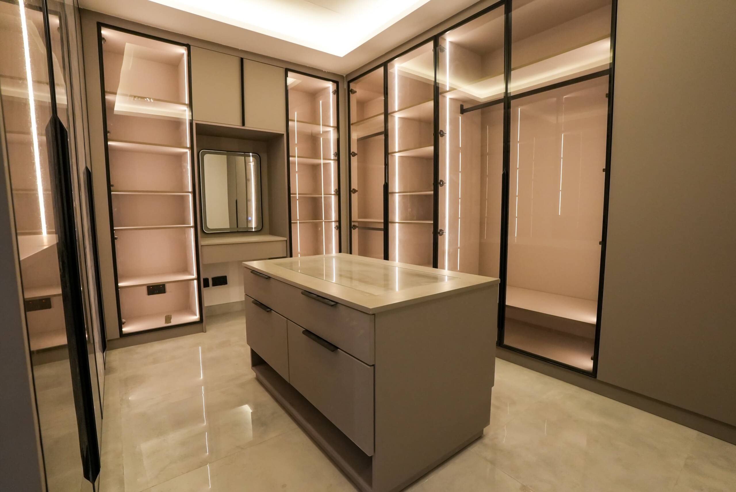 Swing cabinets